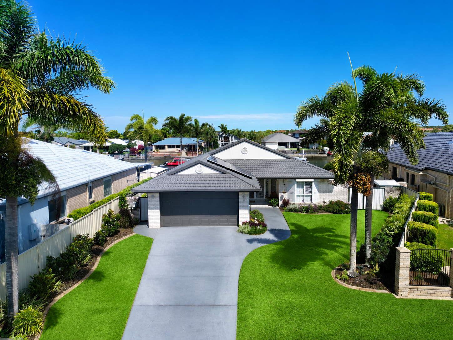 Banksia Beach1